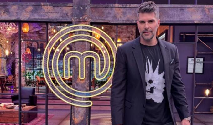 Juan Pablo Llano mostró como los entrevistan en MasterChef Celebrity