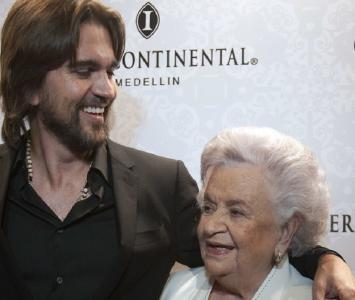 Juanes y su madre Alicia Vásquez 