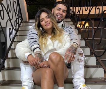 Anuel y Karol G: le cantó a la Bichota y a Feid en concierto 