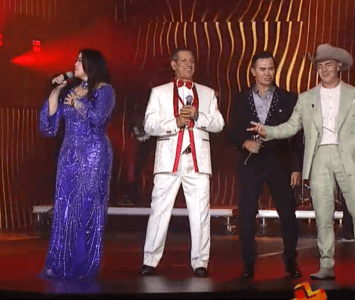Homenaje a Darío Gómez en los Premios Heat